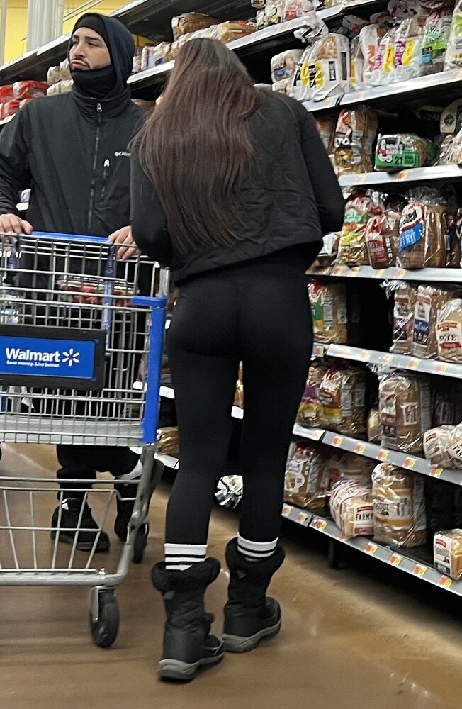 Tight Latina In Boots And Black Leggings #sv8HTDge